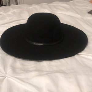 Urban outfitters black floppy hat